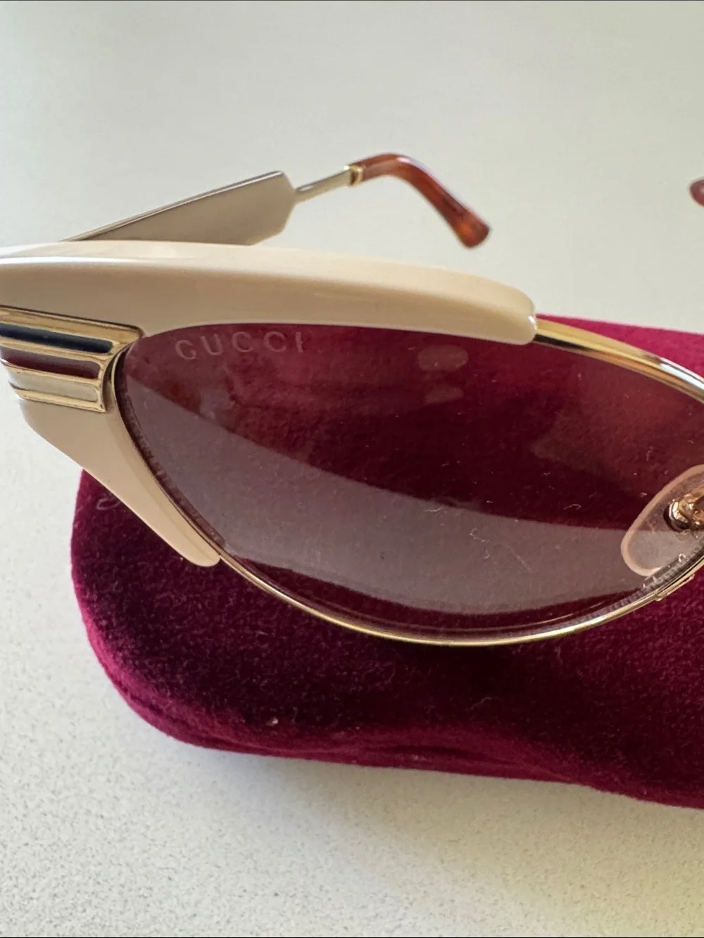 Authentic Gucci Beige and Gold Cat-Eye Women's sunglasses